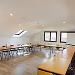 Pavillon Des Gatines Hotel
