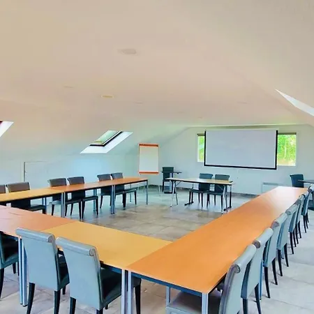 Hotel Pavillon Des Gatines 3*