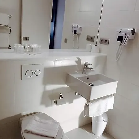 Hotel Pavillon Des Gatines 3*