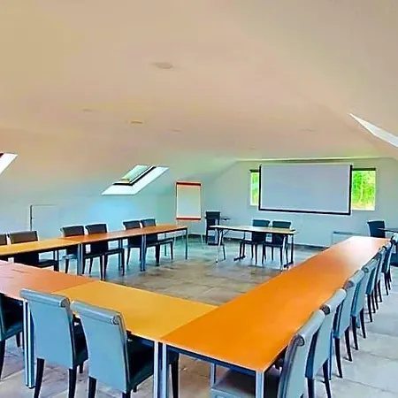 Pavillon Des Gatines Hotel