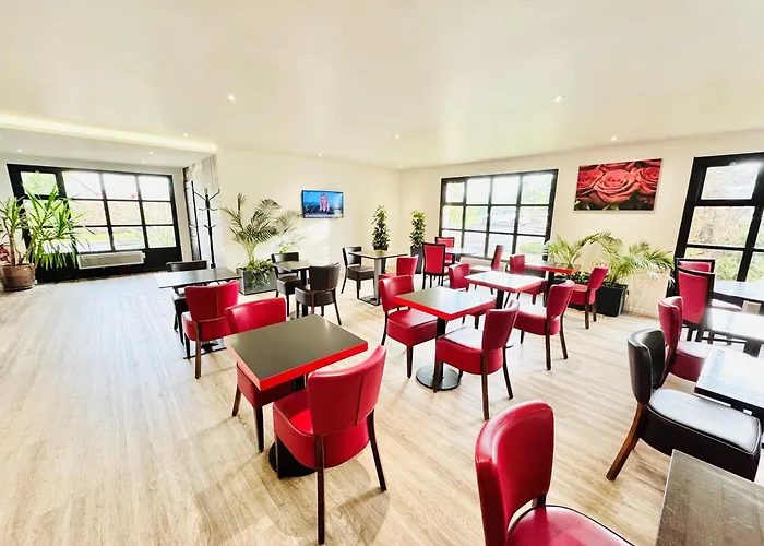 Otel Pavillon Des Gatines Plaisir