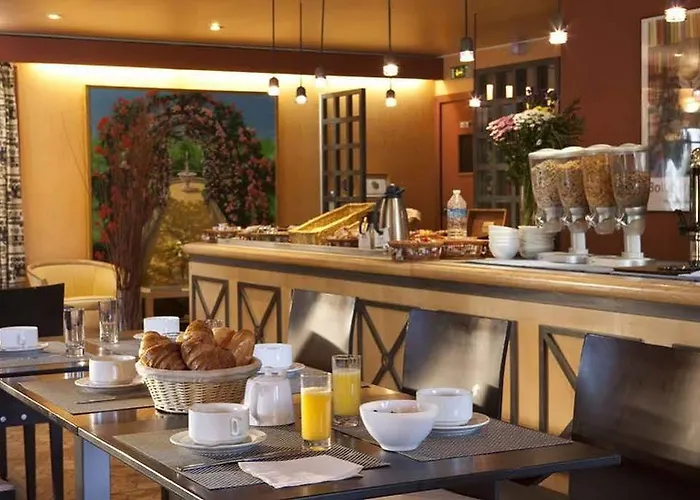 Hotel Pavillon Des Gatines 3*